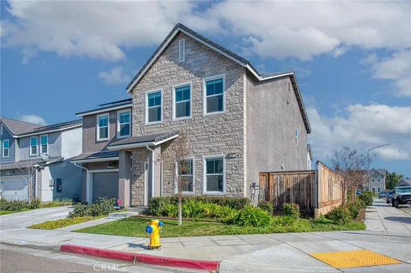 $644,500 | 1817 North Phillip Avenue, Clovis, CA 93619