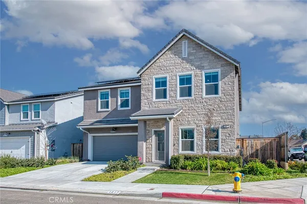 $644,500 | 1817 North Phillip Avenue, Clovis, CA 93619