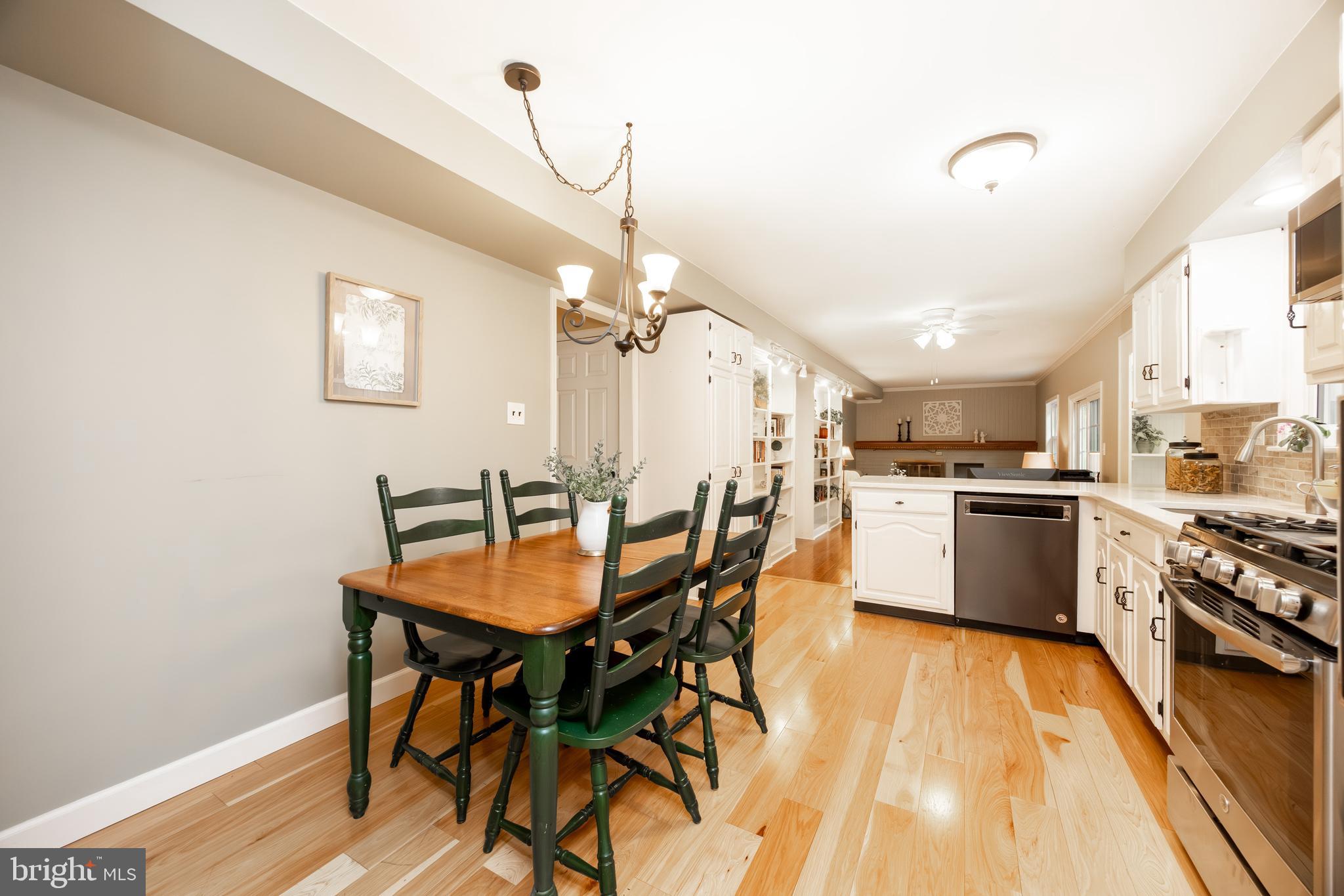 411 Rennard Drive Exton, PA 19341 - Photo 11 of 48 Eat in Kitchen