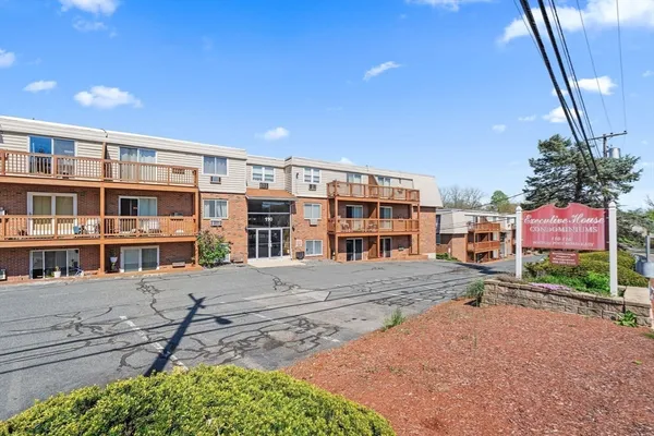 $279,900 | 110 Boston Post Road East, Unit 8, Marlborough, MA 01752