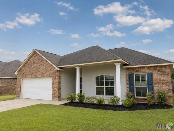 $259,000 | 10430 Oakchase Drive, Denham Springs, LA 70706