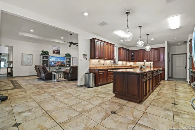 $1,190,000 | 584 Arbor View, Adkins, TX 78101