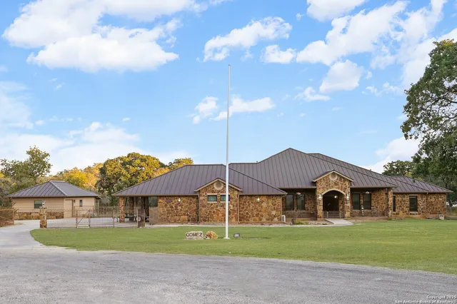 $1,190,000 | 584 Arbor View, Adkins, TX 78101