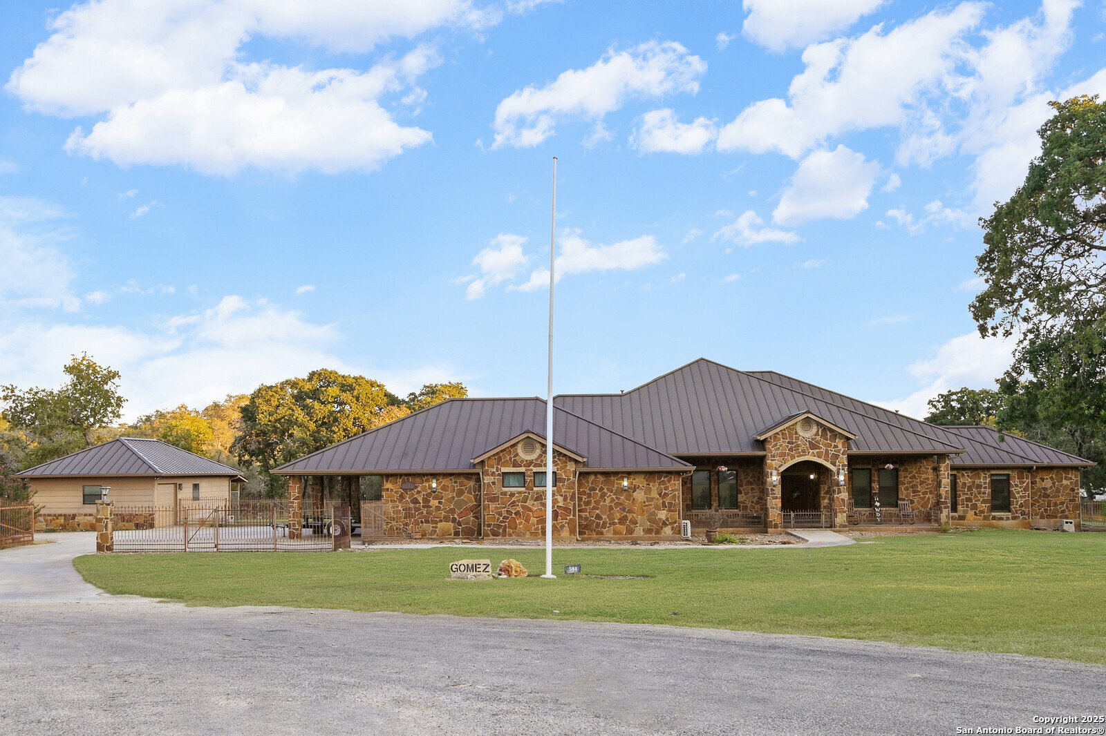 584 Arbor View Adkins, TX 78101 - Photo 2 of 59