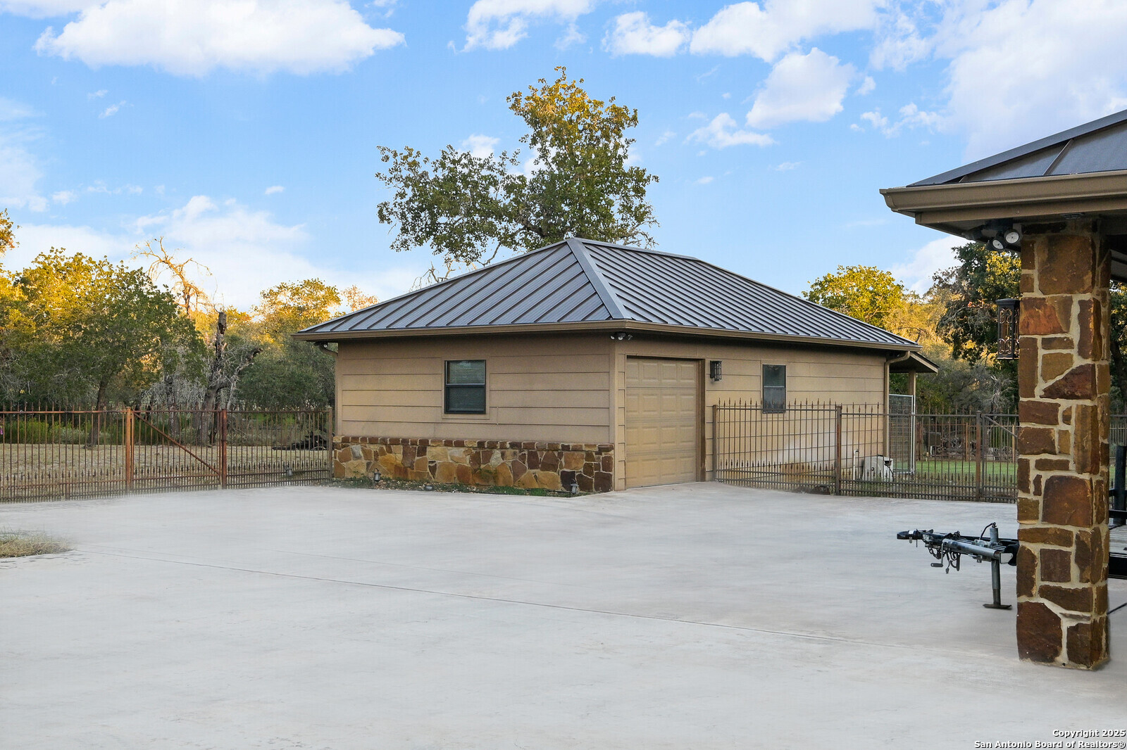 584 Arbor View Adkins, TX 78101 - Photo 4 of 59