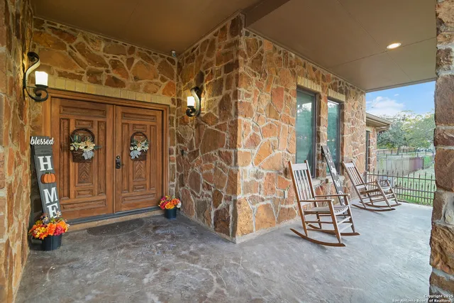 $1,190,000 | 584 Arbor View, Adkins, TX 78101