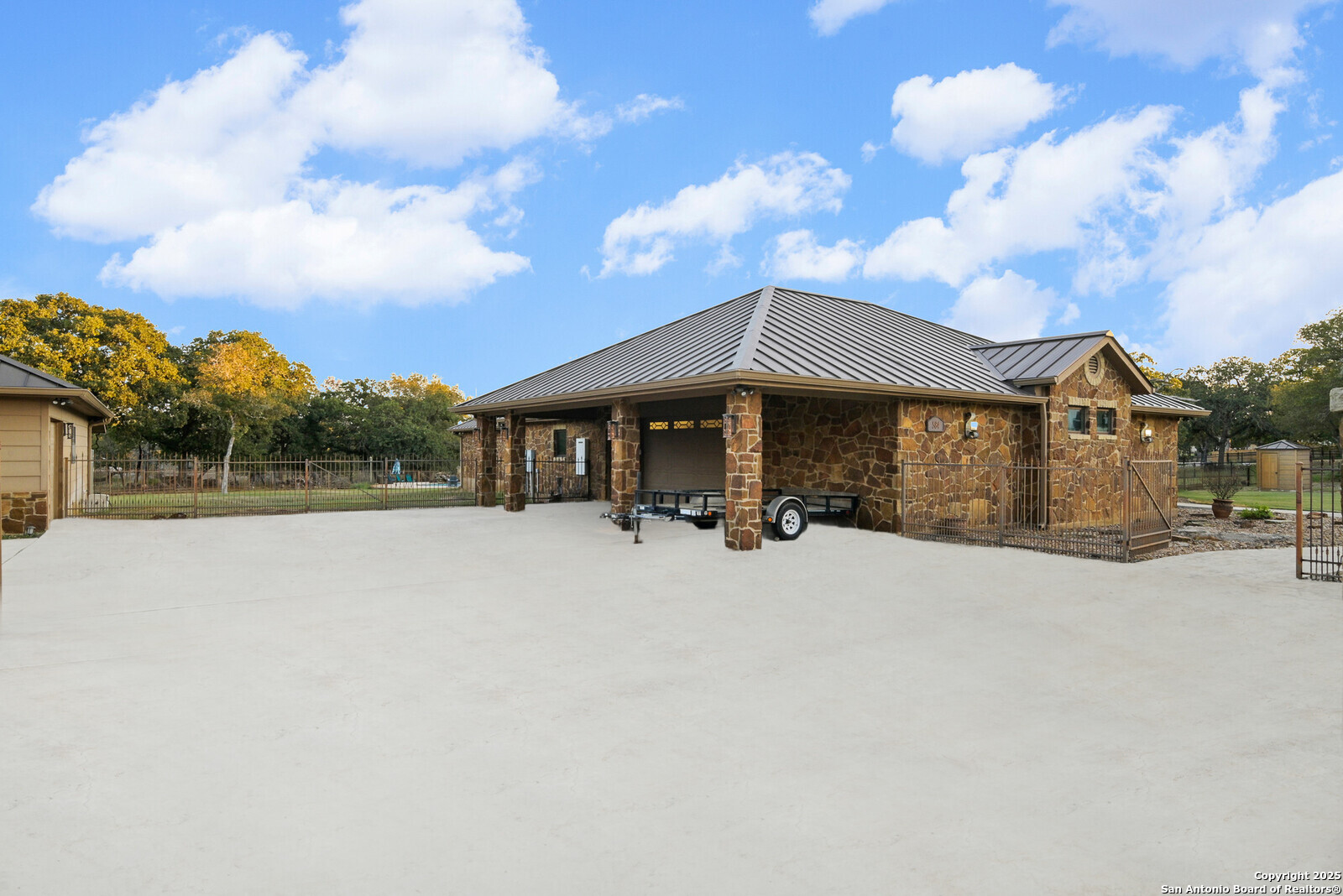 584 Arbor View Adkins, TX 78101 - Photo 9 of 59