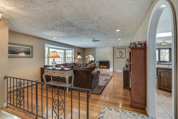4 Arthur Road Wakefield, MA 01880 - Photo 3 of 30