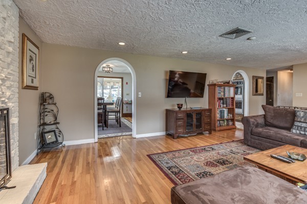 4 Arthur Road Wakefield, MA 01880 - Photo 5 of 30