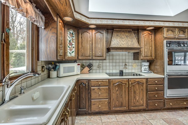 4 Arthur Road Wakefield, MA 01880 - Photo 9 of 30