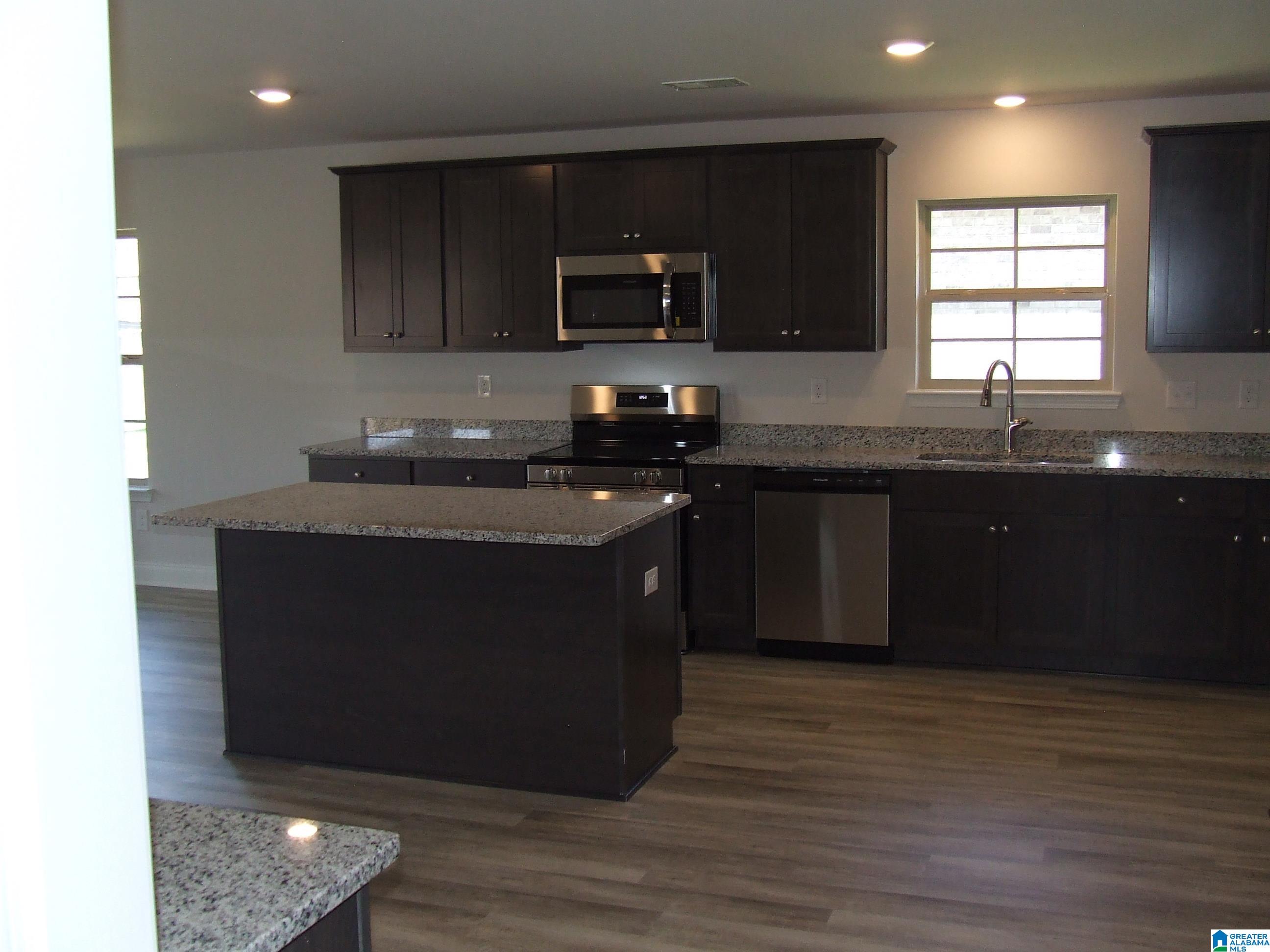 401 Harless Lane Alabaster, AL 35007 - Photo 13 of 39
