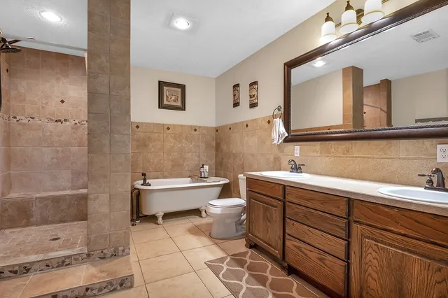 $385,000 | 267 County Road 2827, Warren, TX 77664