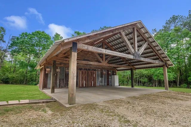 $385,000 | 267 County Road 2827, Warren, TX 77664