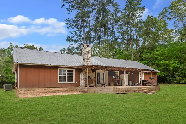 $385,000 | 267 County Road 2827, Warren, TX 77664