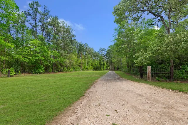 $385,000 | 267 County Road 2827, Warren, TX 77664