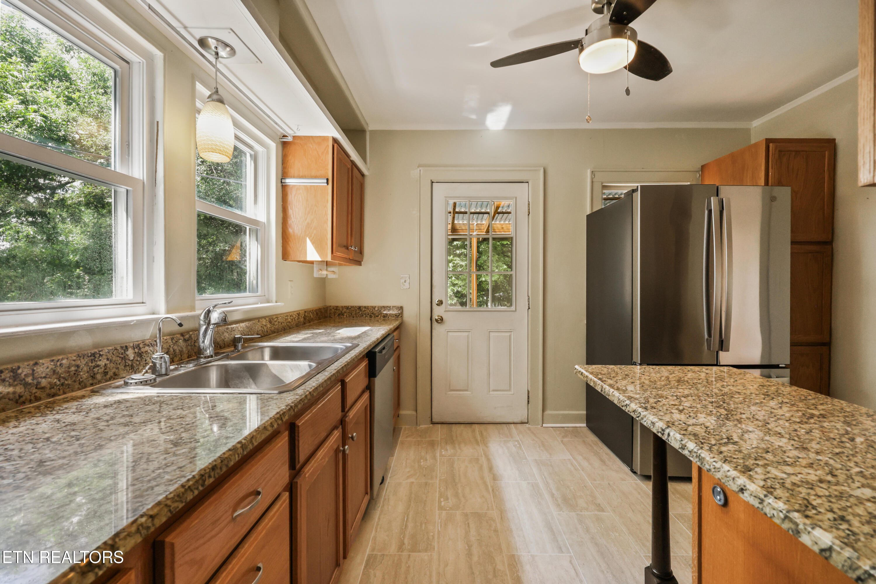 405 South Ruth Street Maryville, TN 37803 - Photo 11 of 38 19-405 S Ruth St19