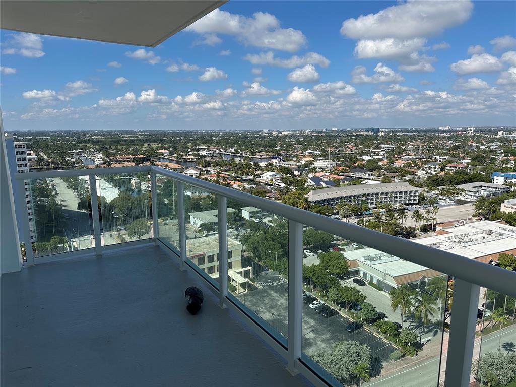 3550 Galt Ocean Drive, Unit 1907 Fort Lauderdale, FL 33308 - Photo 19 of 28 a view of city and a yard