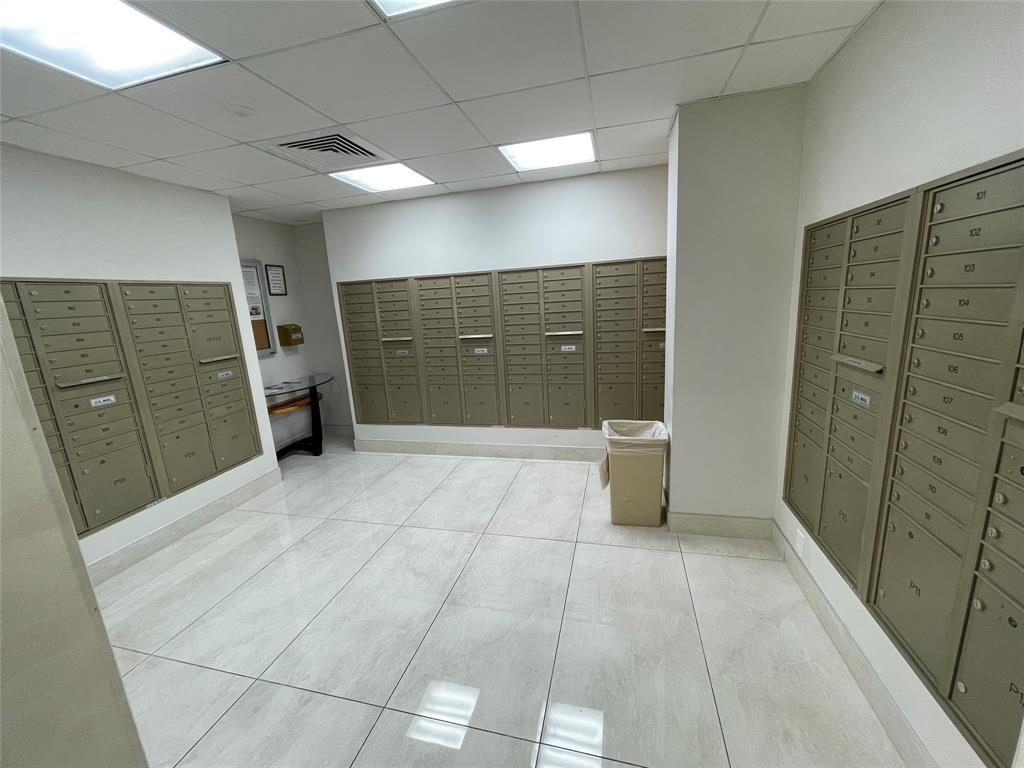 3550 Galt Ocean Drive, Unit 1907 Fort Lauderdale, FL 33308 - Photo 23 of 28 a view of an empty room and window