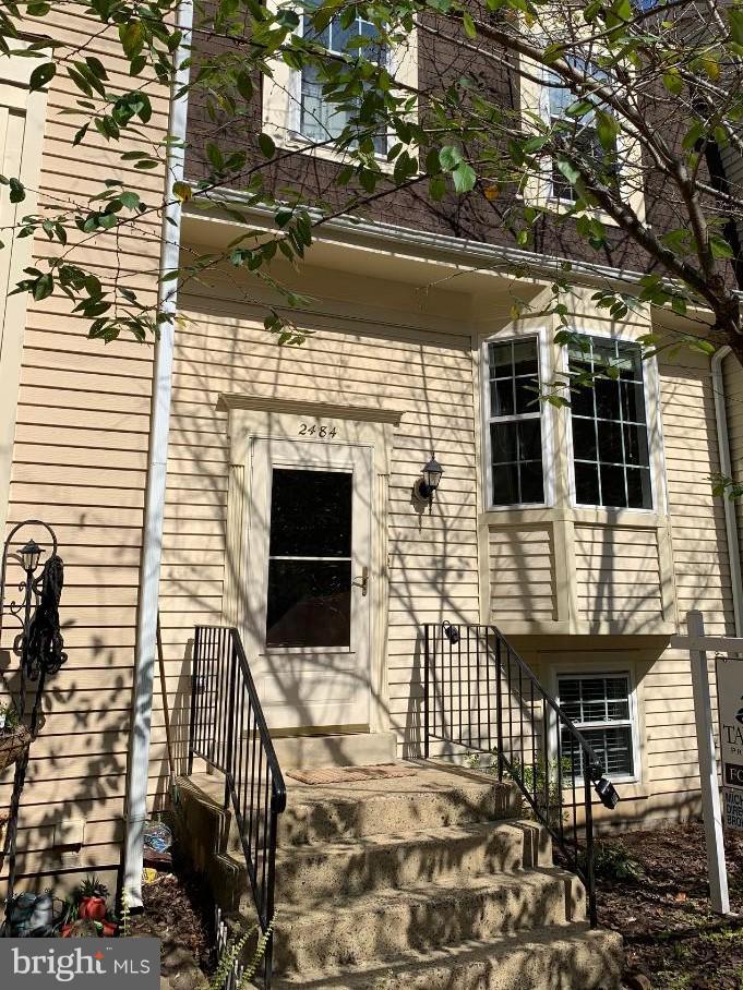 2484 Ridgehampton Court Reston, VA 20191 - Photo 1 of 11 Exterior (Front)