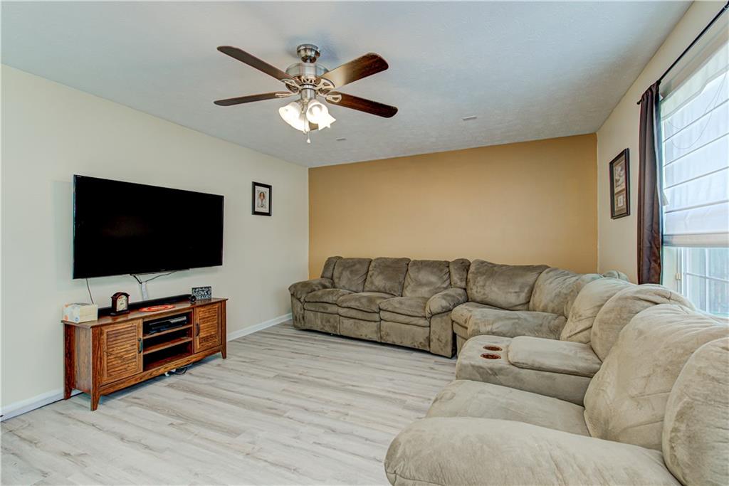 585 Old Farm Road Danville, IN 46122 - Photo 5 of 37 Gallery Image 5