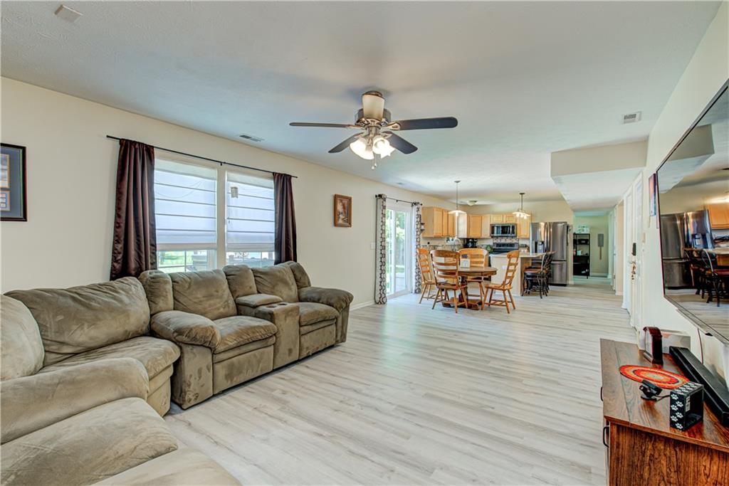 585 Old Farm Road Danville, IN 46122 - Photo 6 of 37 Gallery Image 6
