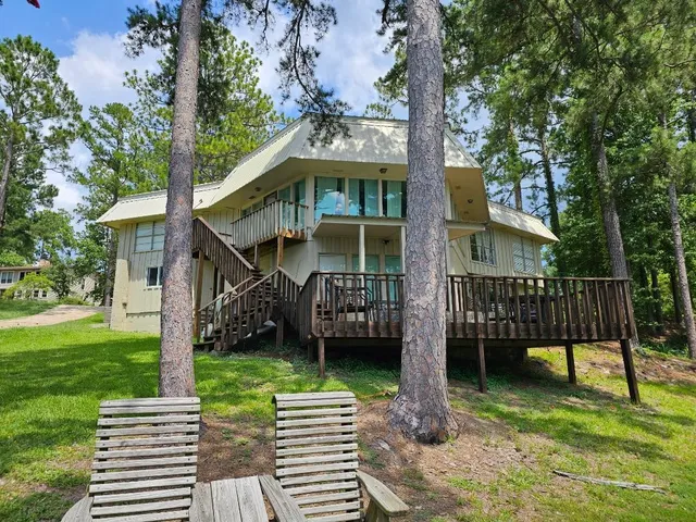 $679,000 | 893 Lakeshore Drive, Brookeland, TX 75931