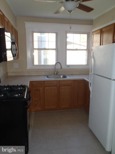 31 Patapsco Road Linthicum Heights, MD 21090 - Photo 3 of 20 Kitchen