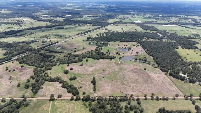 $451,699 | 400 West Parker Road, Flatonia, TX 78941