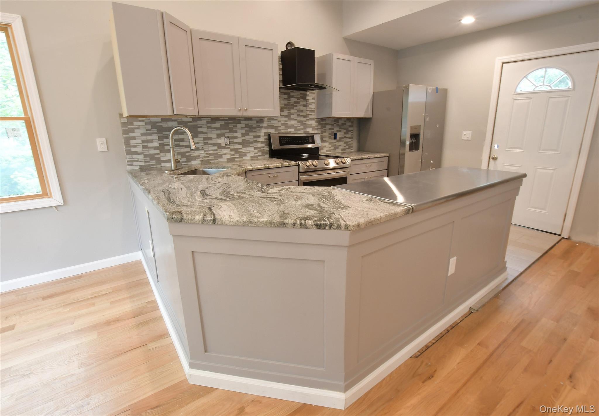 6 Southold Road Sound Beach, NY 11789 - Photo 15 of 31