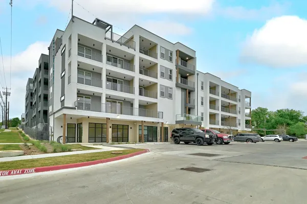 $2,250 | 4801 Springdale Road, Unit 1204, Austin, TX 78723