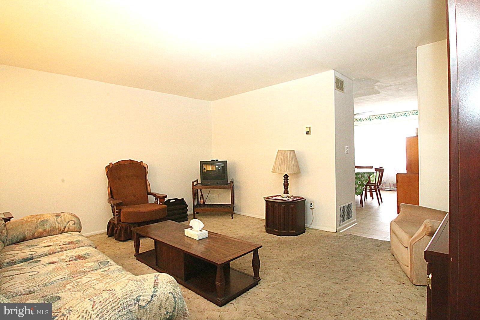 8108 Del Haven Road Baltimore, MD 21222 - Photo 5 of 30 Living Room
