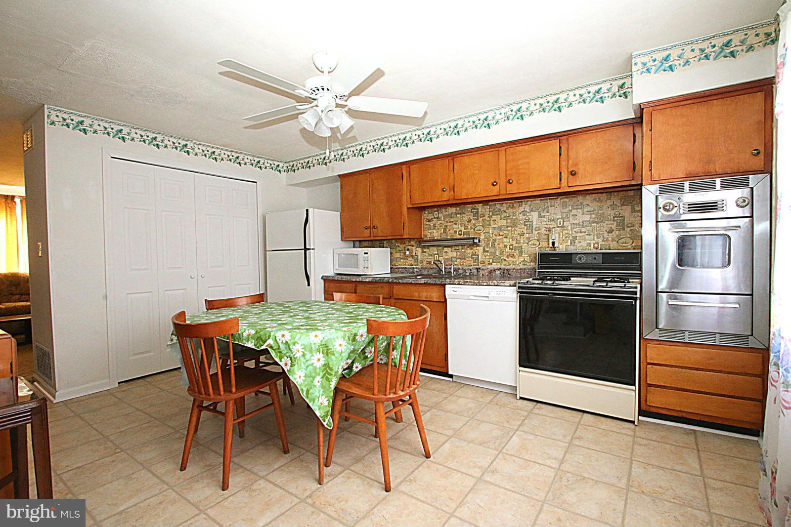 8108 Del Haven Road Baltimore, MD 21222 - Photo 7 of 30 Kitchen