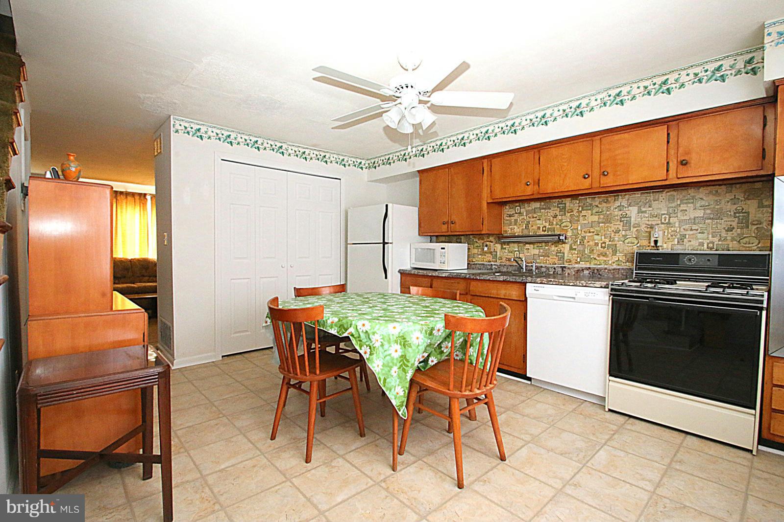 8108 Del Haven Road Baltimore, MD 21222 - Photo 8 of 30 Kitchen