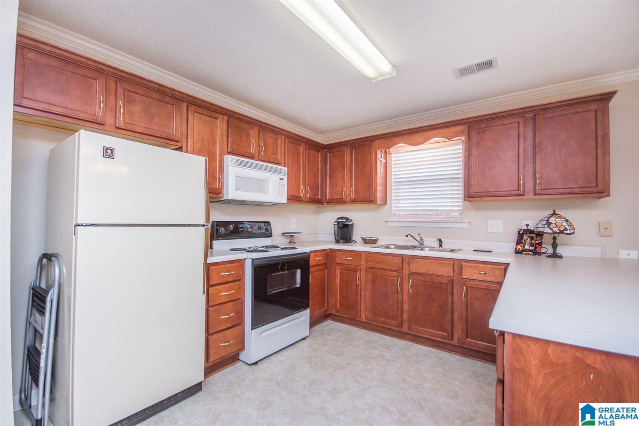 421 Cedar Grove Lane Alabaster, AL 35114 - Photo 7 of 24