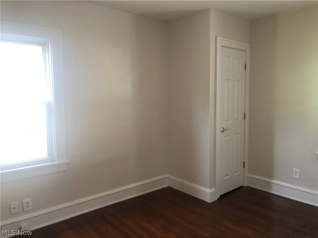 877 Roanoke Road Cleveland Heights, OH 44121 - Photo 9 of 17