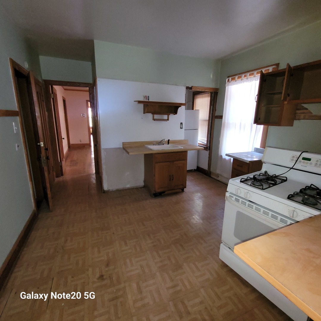 4729 West Addison Street Chicago, IL 60641 - Photo 12 of 18 Gallery Image 12