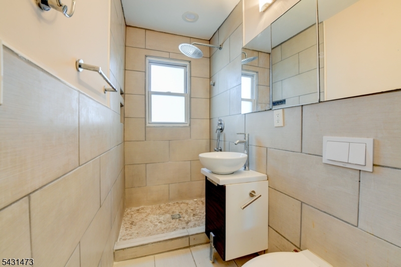 72 Colonial Drive Clark, NJ 07066 - Photo 24 of 48