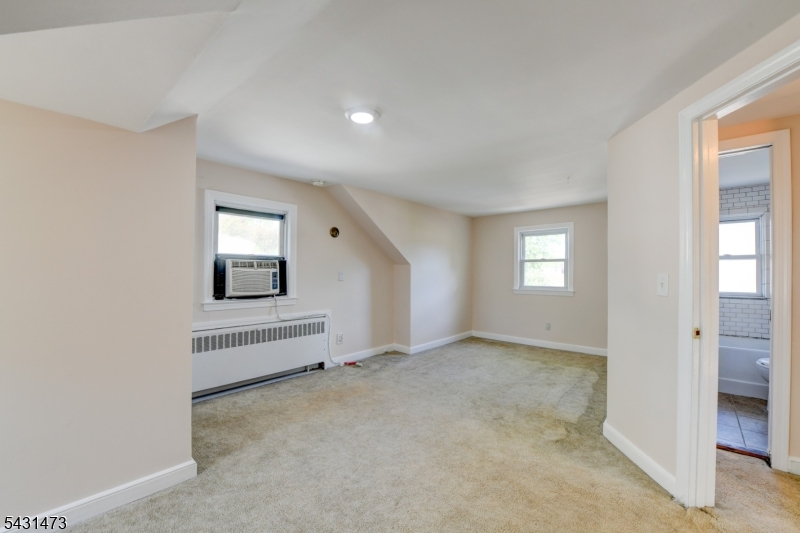 72 Colonial Drive Clark, NJ 07066 - Photo 32 of 48