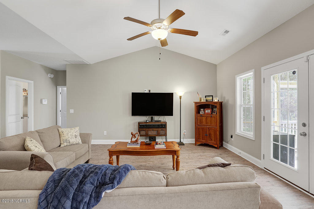 333 Kemper Road Hampstead, NC 28443 - Photo 6 of 33 333KemperRoad-6
