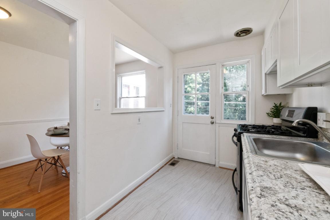 1122 Elm Road Baltimore, MD 21227 - Photo 11 of 35