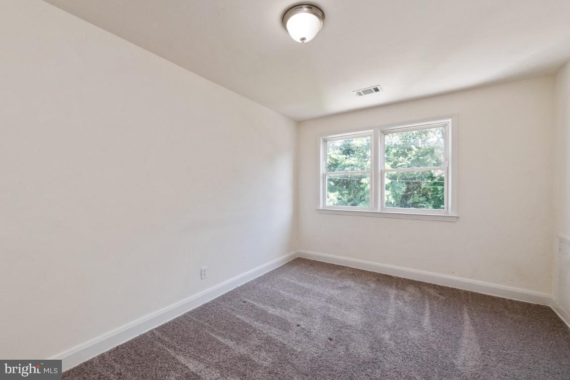 1122 Elm Road Baltimore, MD 21227 - Photo 14 of 35