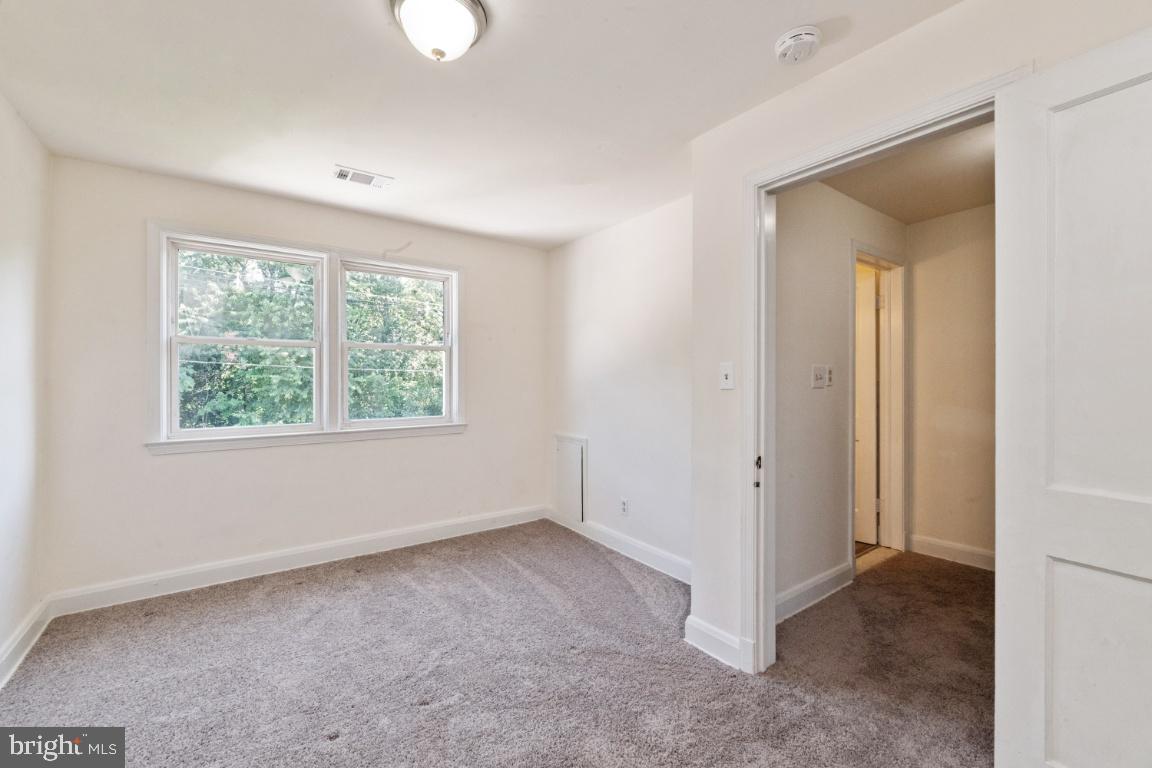 1122 Elm Road Baltimore, MD 21227 - Photo 15 of 35