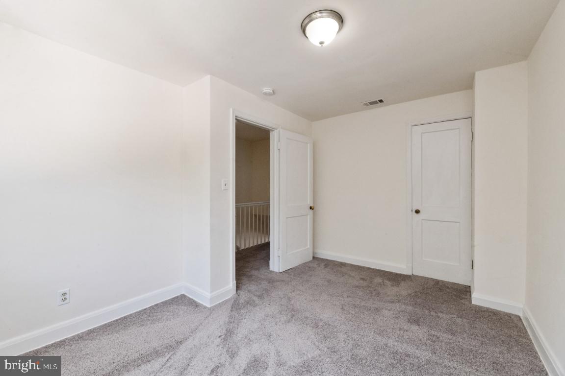 1122 Elm Road Baltimore, MD 21227 - Photo 16 of 35