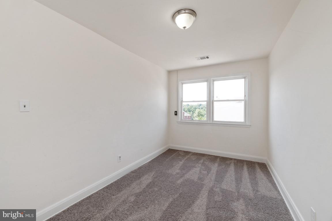 1122 Elm Road Baltimore, MD 21227 - Photo 18 of 35