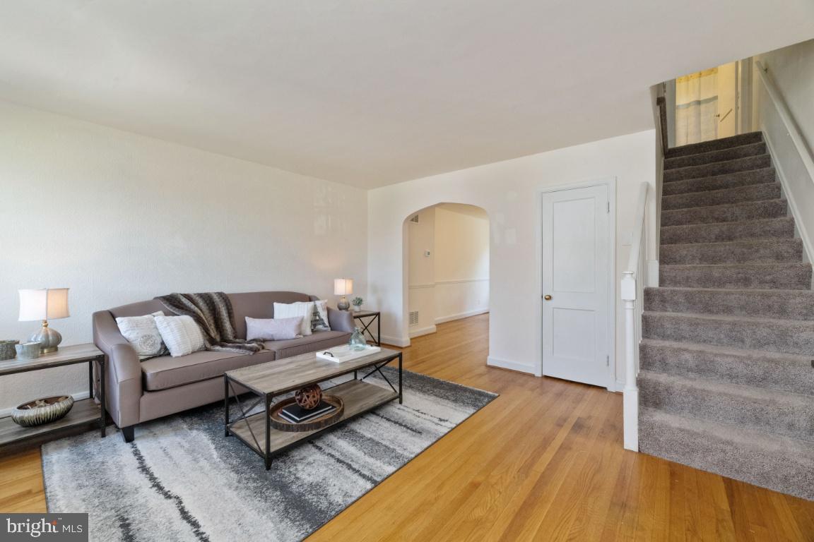 1122 Elm Road Baltimore, MD 21227 - Photo 4 of 35