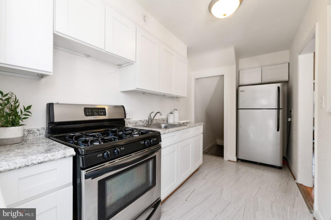 1122 Elm Road Baltimore, MD 21227 - Photo 10 of 35