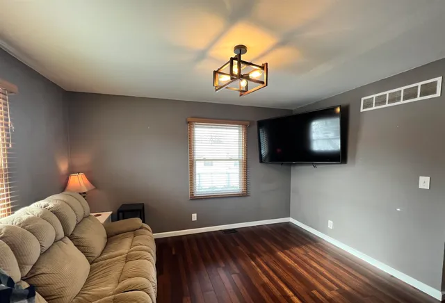 $230,000 | 217 West 17th Avenue, Milan, IL 61264