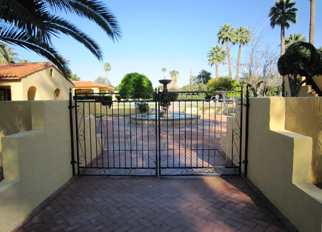 4626 East Granada Road Phoenix, AZ 85008 - Photo 20 of 55 GATED COURTYARD