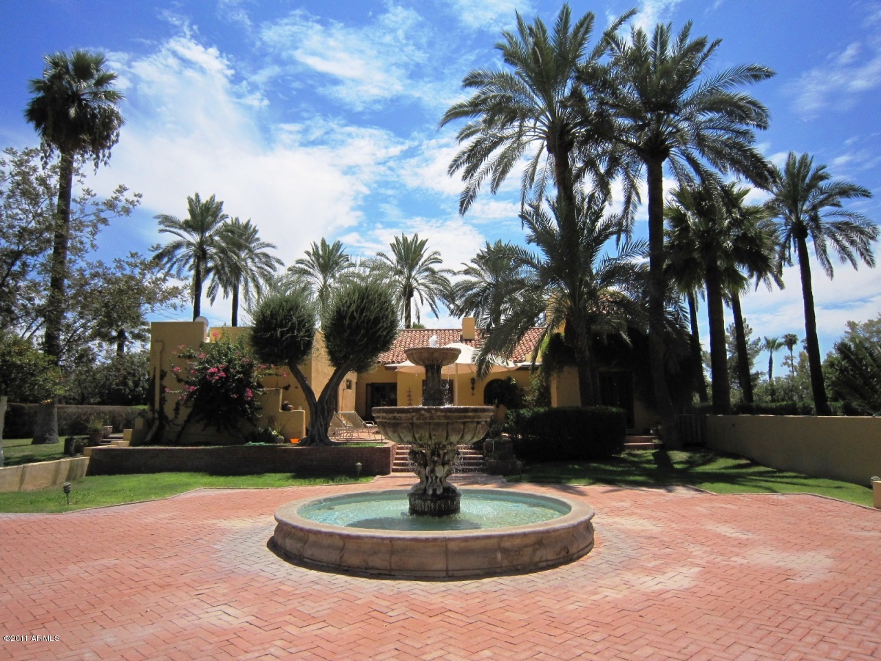 4626 East Granada Road Phoenix, AZ 85008 - Photo 22 of 55 COURTYARD VIEW OF BACK PATIO