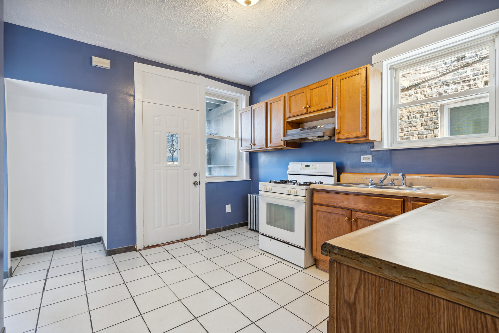 4822 West George Street Chicago, IL 60641 - Photo 10 of 28 Gallery Image 10